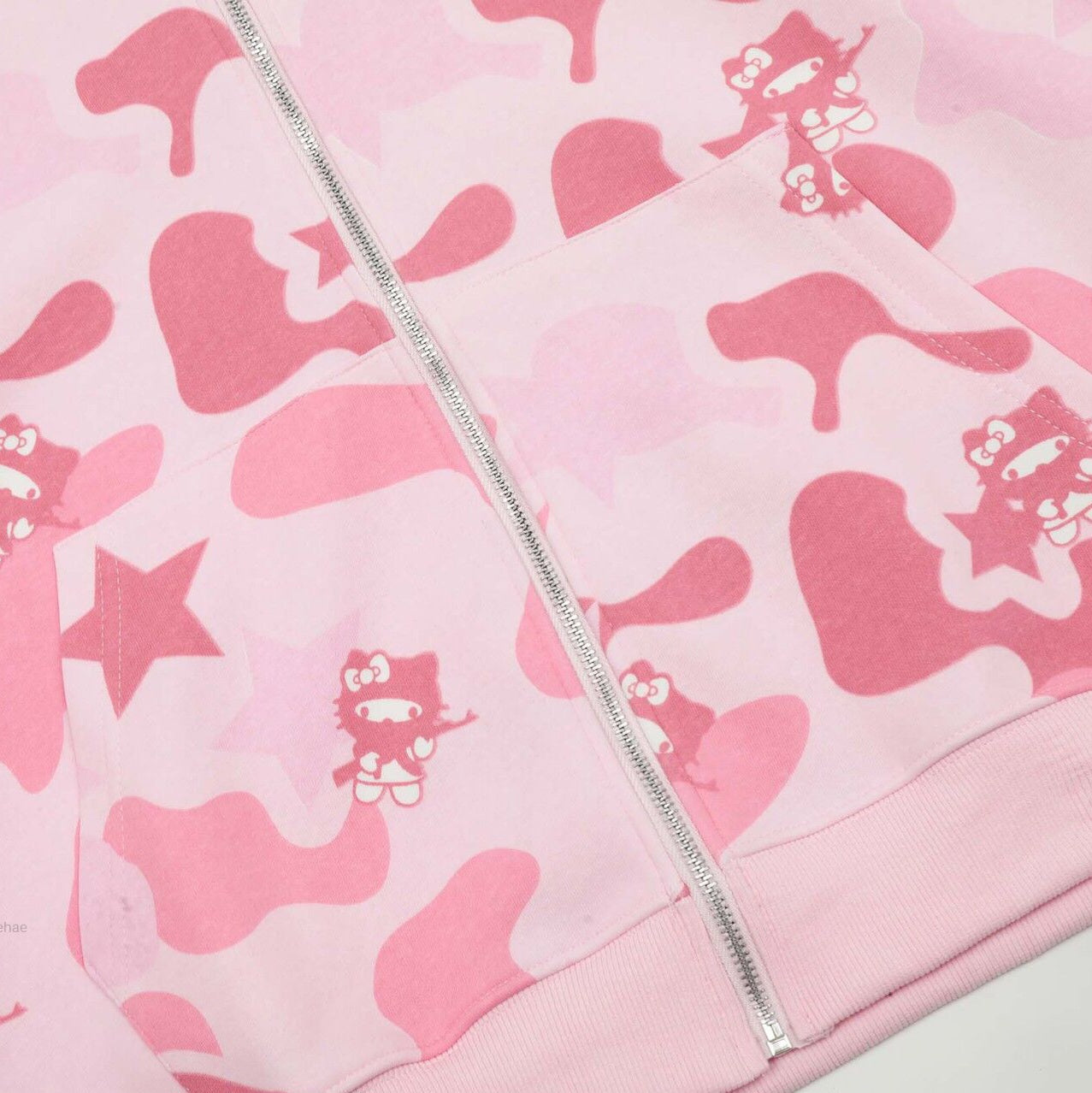 Armed Hello Kitty Camo Hoodie-Luxandluxy