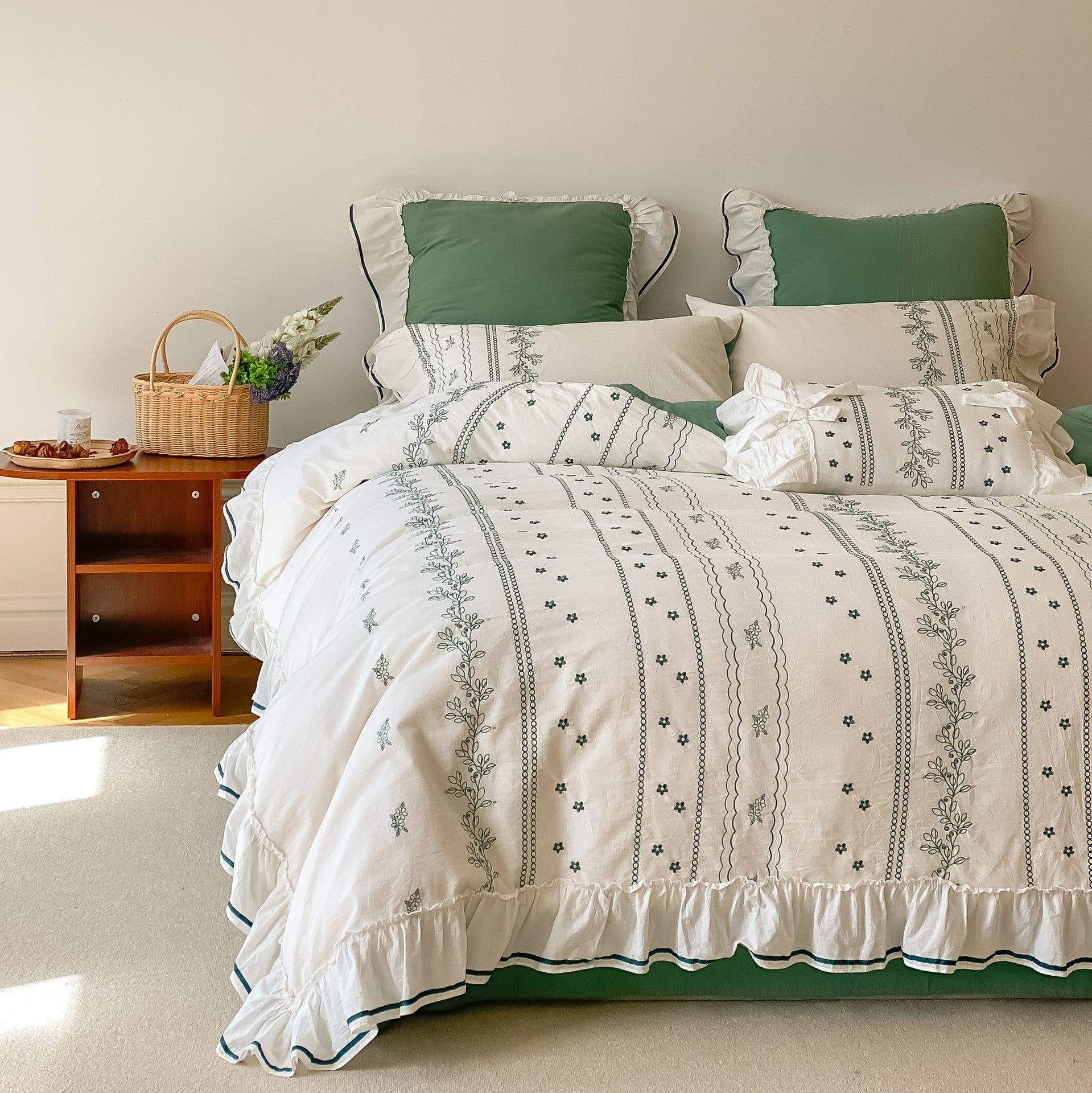 Embroided French Lace Ruffle Bedding Set-Luxandluxy