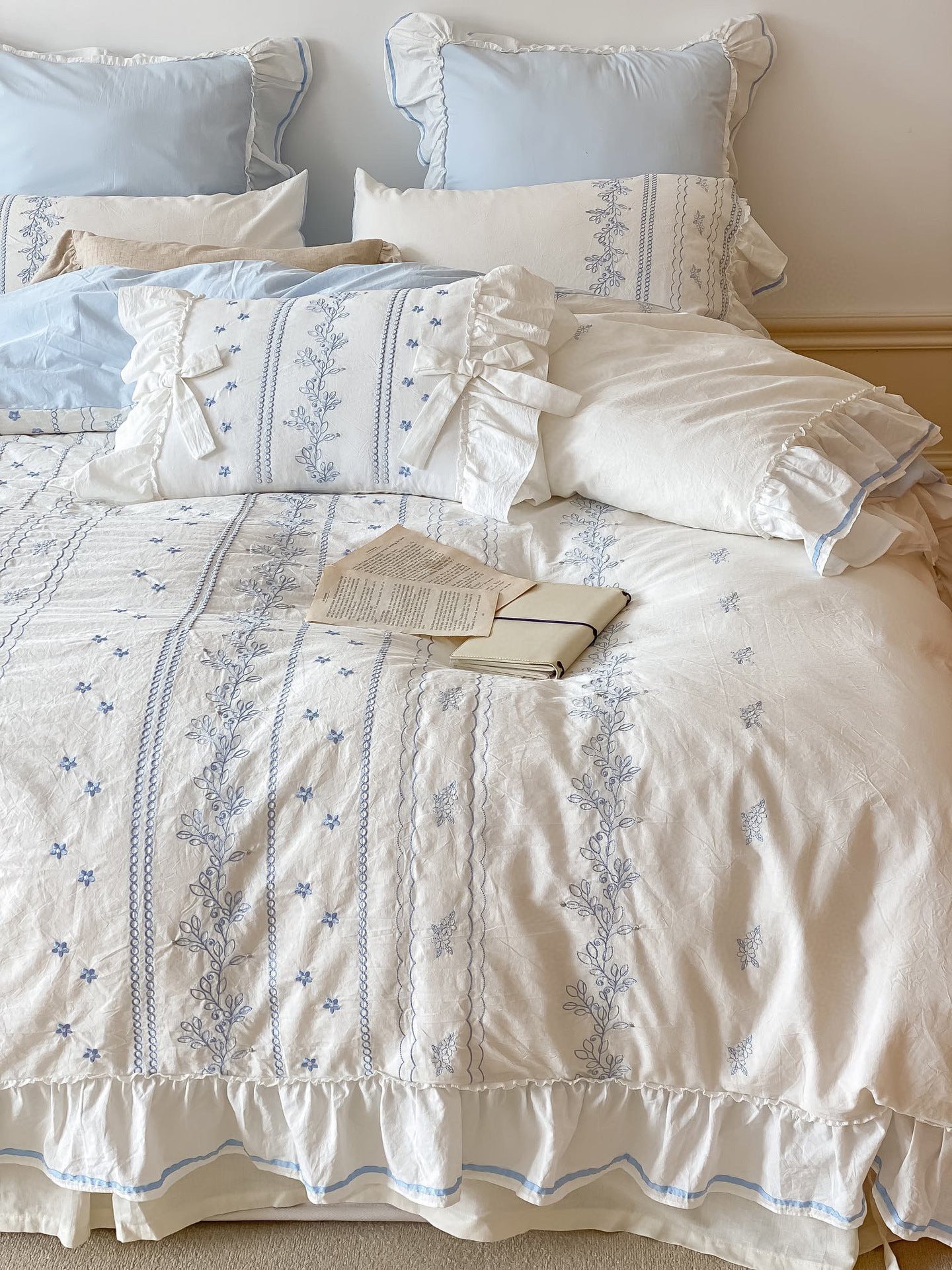 Embroided French Lace Ruffle Bedding Set-Luxandluxy